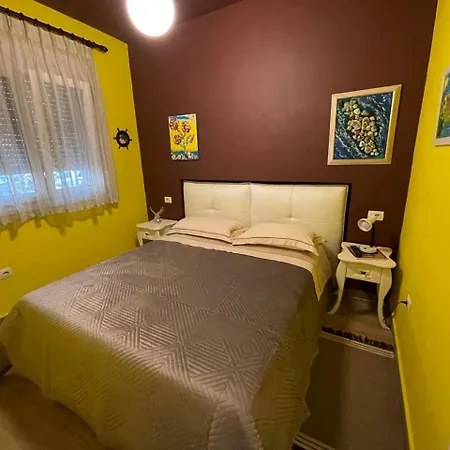 Colors By The Sea At Lalzi Bay Appartement