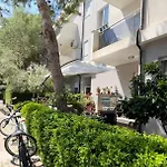 Colors By The Sea At Lalzi Bay Appartement *