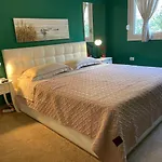 Colors By The Sea At Lalzi Bay Apartment *
